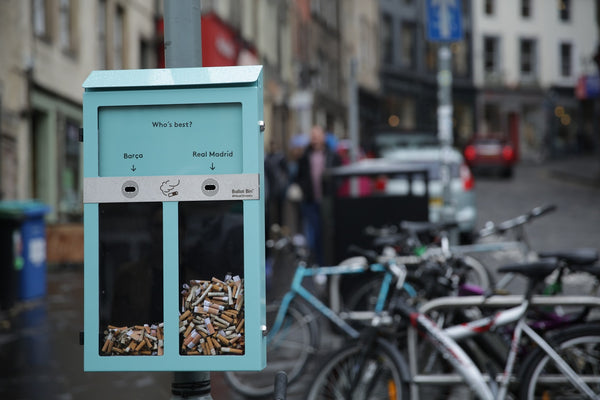 Ballot Bin wandasbak: Stem met uw sigaret!, asbak, stem asbak, asbak tegen zwerfpeuken