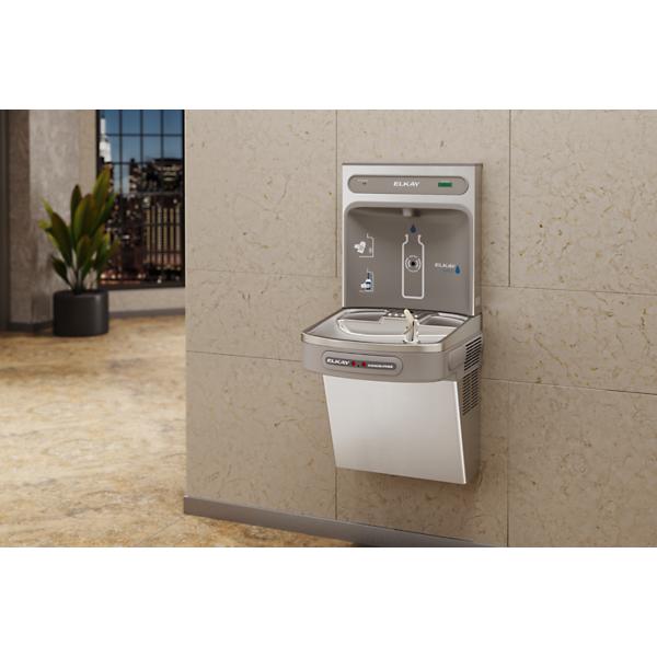Elkay drinkwaterfontein met automatisch waterfles vulstation - contactloze waterkoeler - RVS waterkoeler - waterkoeler school